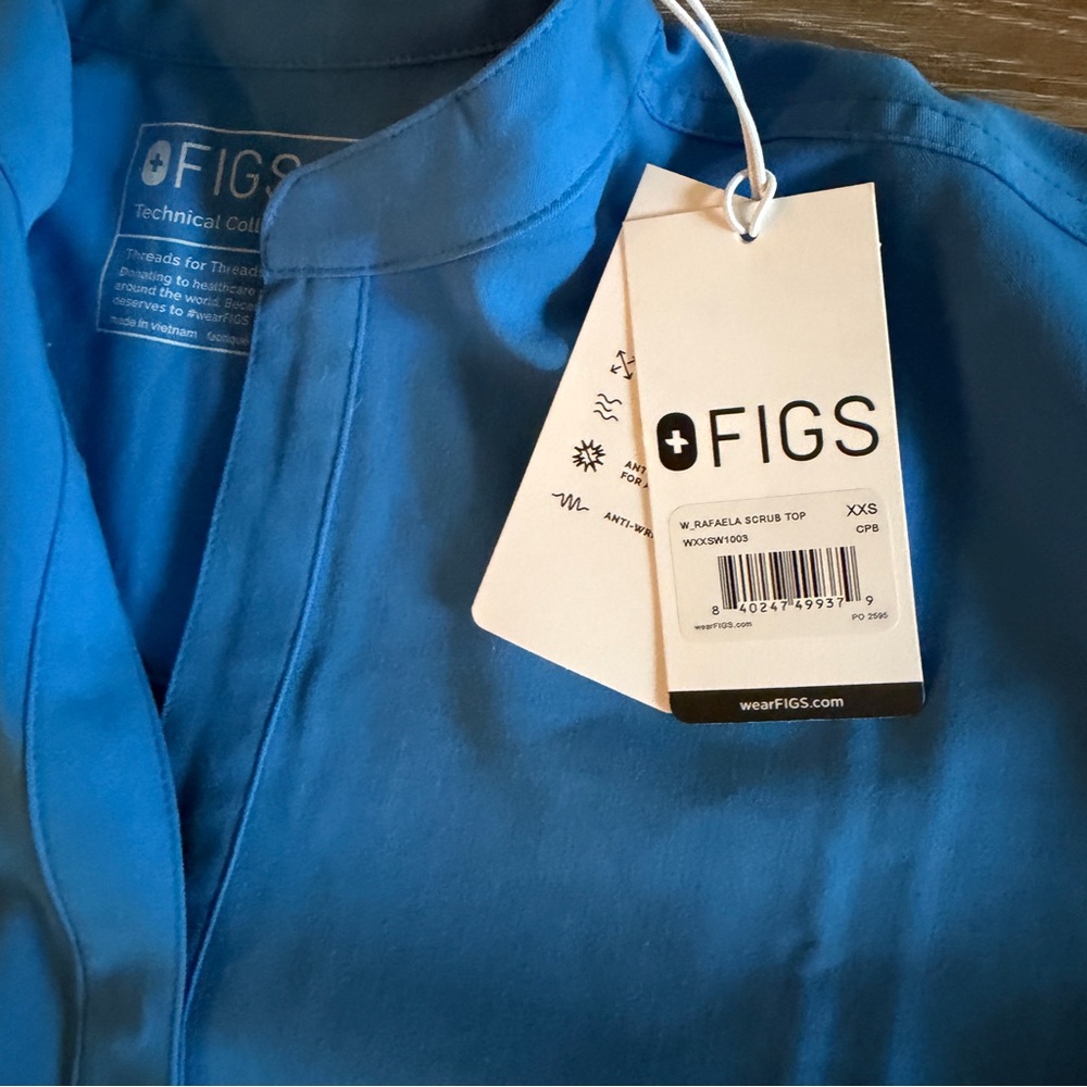 NWT Figs Rafaela Oversized Scrub Top Capri Blue size XXS - Picture 3 of 4
